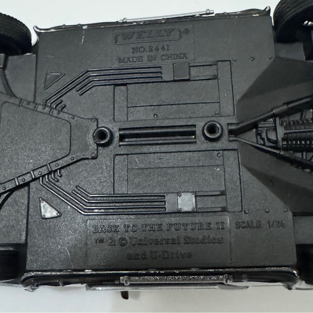 WELLY No.2441 Back to the Future 2 DeLorean Uniersal Studios U-Drie 1/24 - Picture 10 of 12